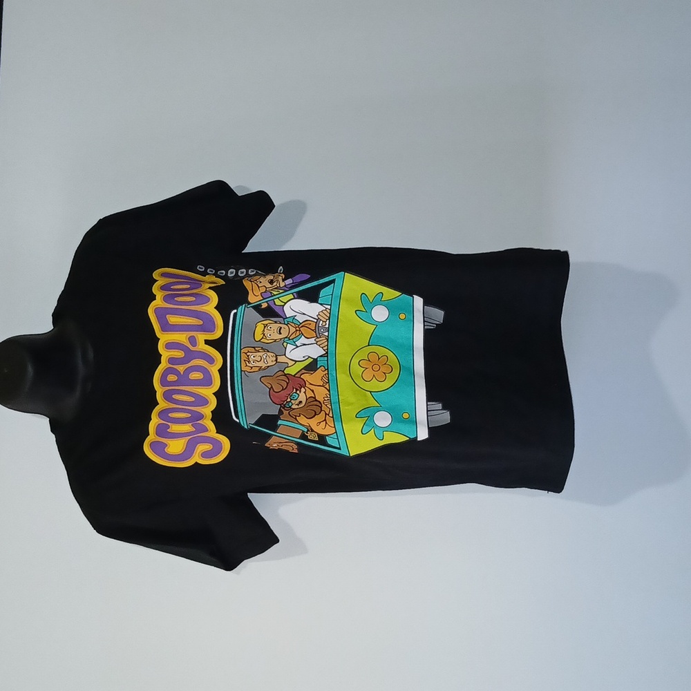 Scooby Doo Women Graphics Black Multi Color Tee Shortsleeve size Medium NWT